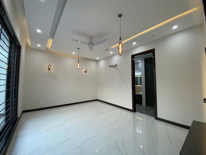 1KANAL UPPER PORTION FOR RENT 5