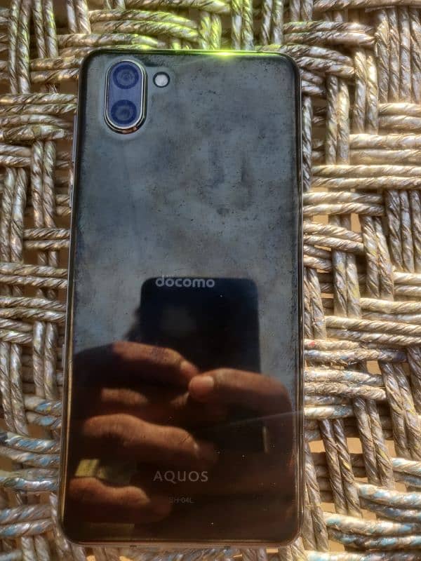 Aquos r3 6