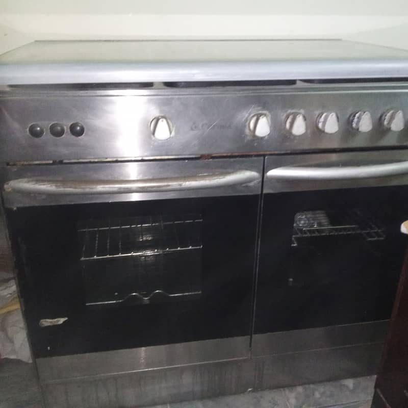 Cooking Range & Oven 4