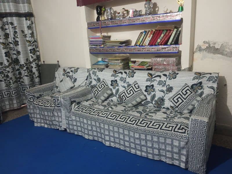 7 Seater Sofa with Dewaan 0