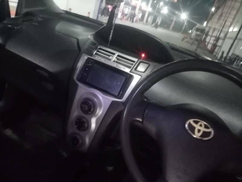 Toyota Vitz 2011 10