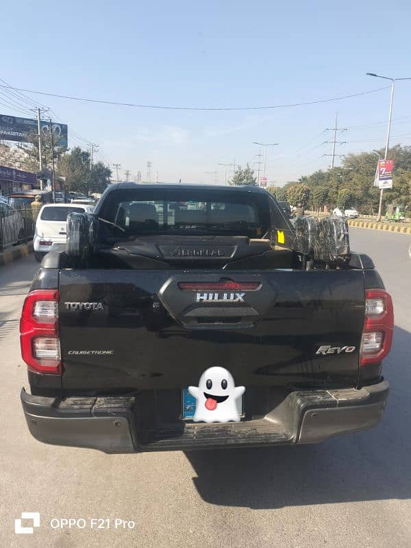 Toyota Hilux 2022 1