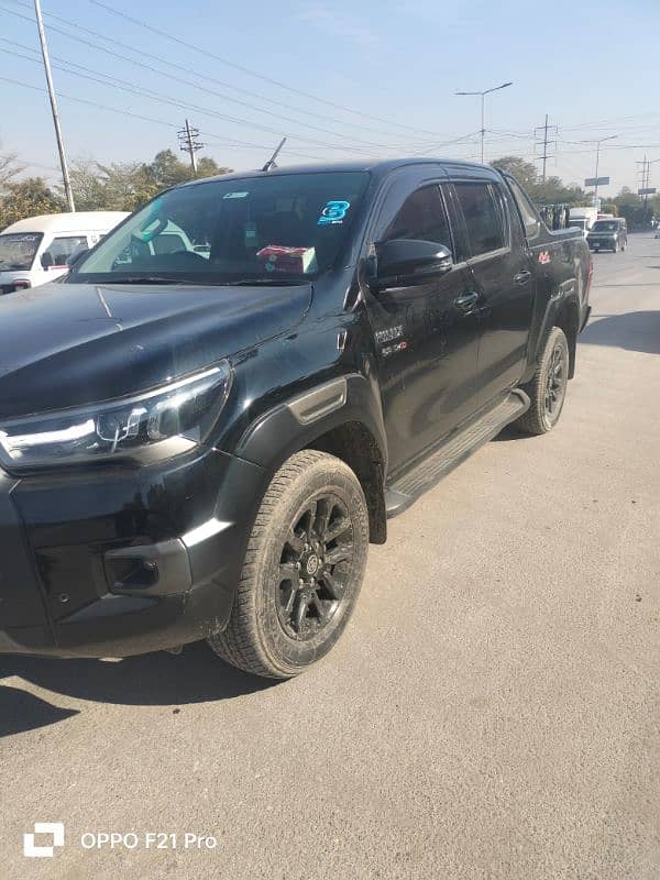 Toyota Hilux 2022 4