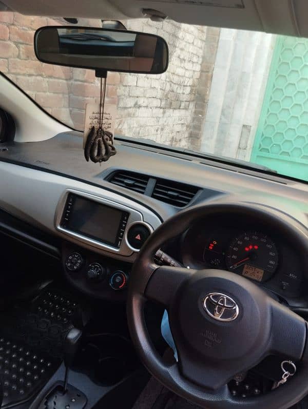 Toyota Vitz 2012/15 6