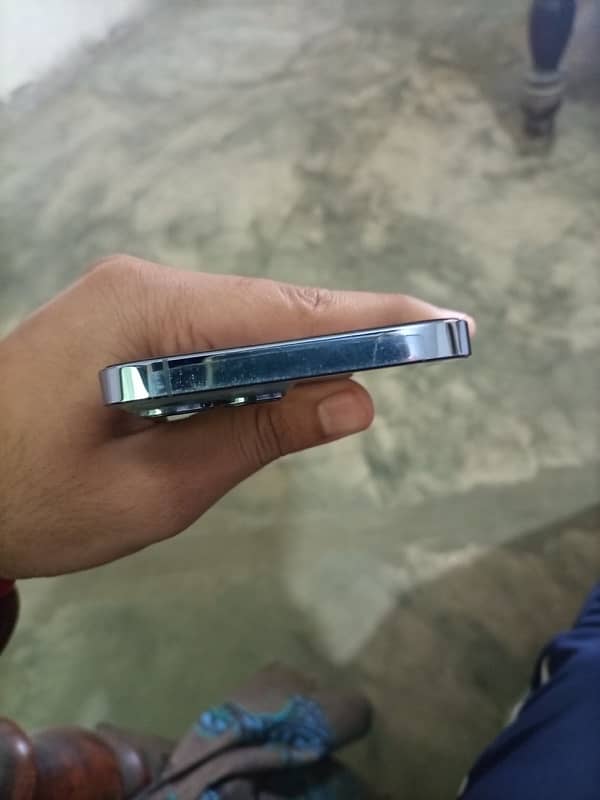 iPhone 13 pro max 128gb condition 10/10 3