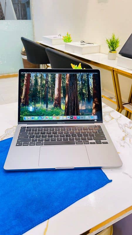 MacBook Pro M1 2020 4