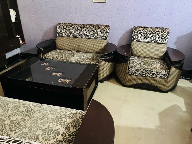 6 Searer Sofa Set For Sale 3