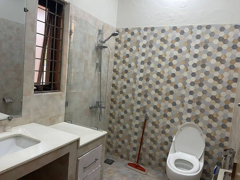 Furnished 10 marla House For Rent in Bahria Town Lahore 18