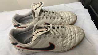 Nike Tiempo II Natural football grippers