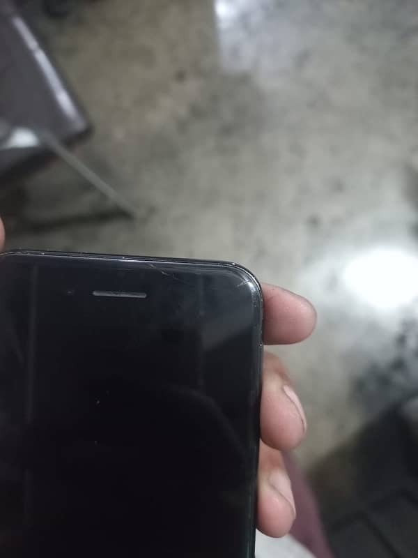 iphone 7 128 gb 10/7 condition 2