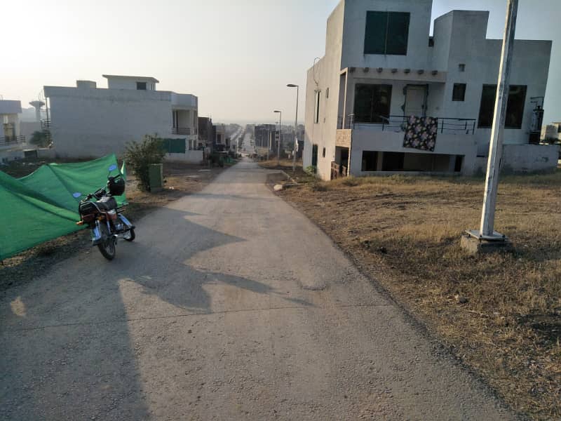 8.6 Marla Back Open Plot with 5 Marla Extra Green Land in Umer Block, Safari Valley 2