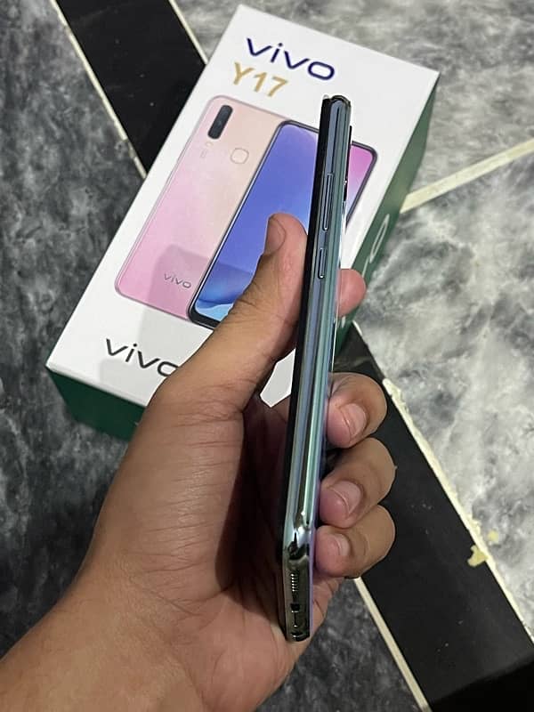 vivo y17. Memory 8/256gb 4