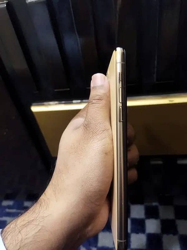 iphone 11 pro max golden colour 2