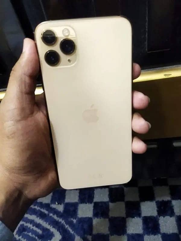 iphone 11 pro max golden colour 3