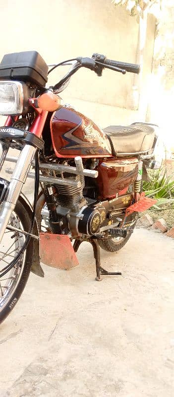 Honda CG 125 for Sale in Pakistan 3