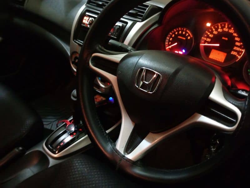 Honda City IVTEC 2012 auto matic orignal car 17