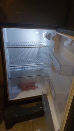 Hiaer Refrigerator Medium size