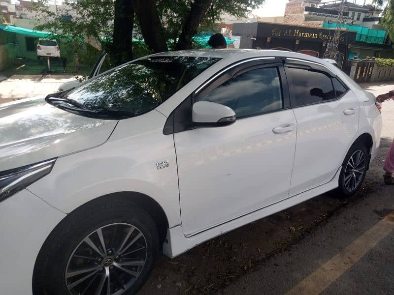 Toyota Corolla Altis 2017 1