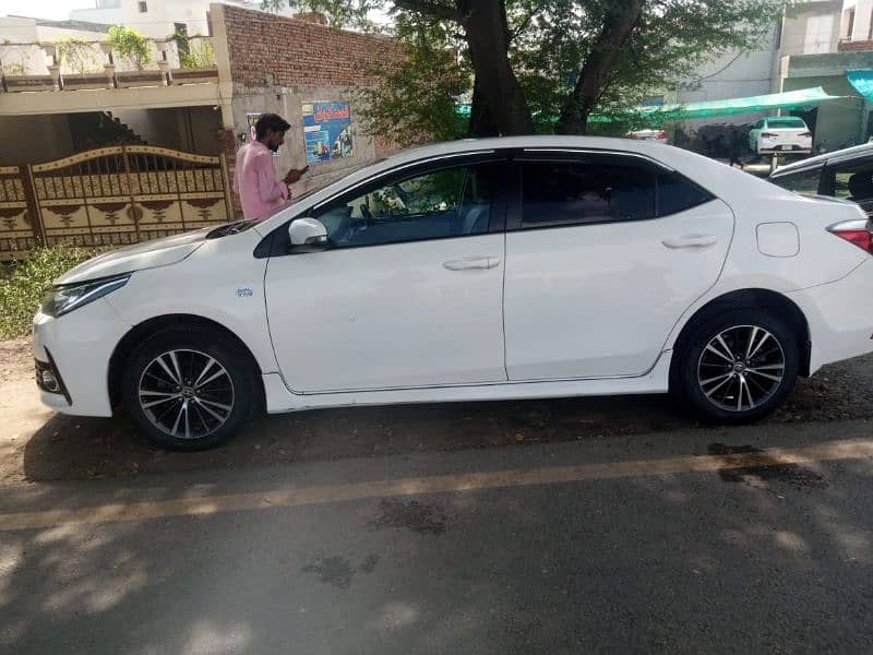 Toyota Corolla Altis 2017 3