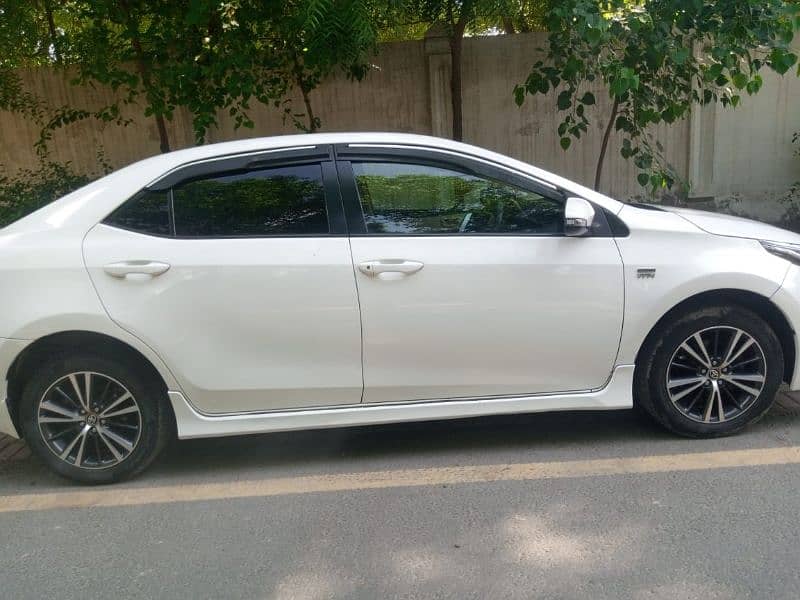 Toyota Corolla Altis 2017 6