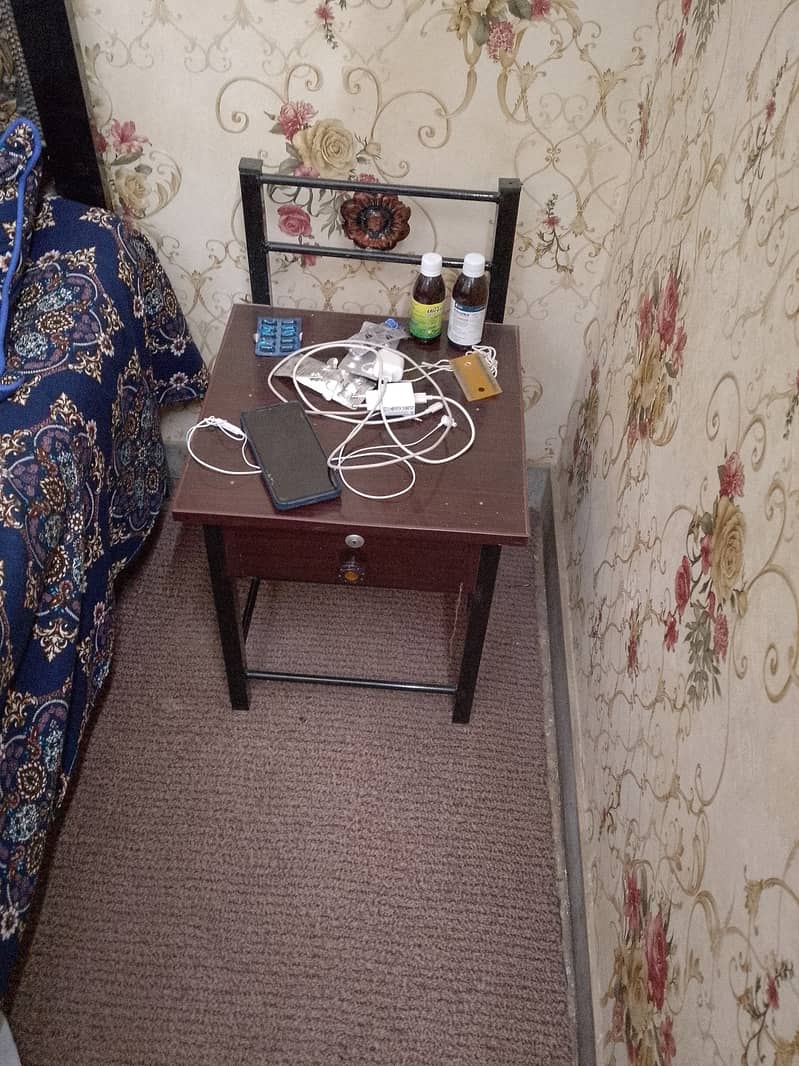 Metal bed set dressing & 2side table 3