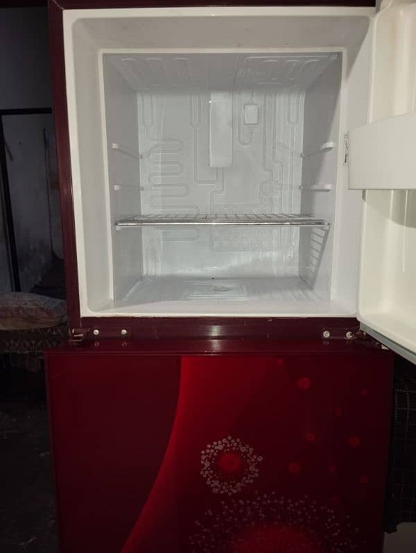 ORIENT RUBY glass door fridge all ok lush condition energy saving 2