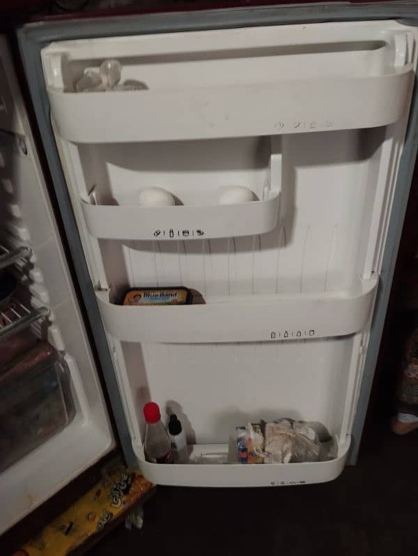 ORIENT RUBY glass door fridge all ok lush condition energy saving 4