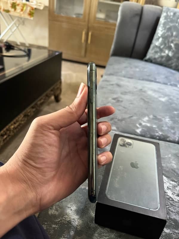 Iphone 11 Pro Max 64gb Pta Approved Midnight Green. 5