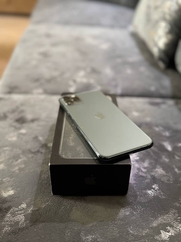 Iphone 11 Pro Max 64gb Pta Approved Midnight Green. 6