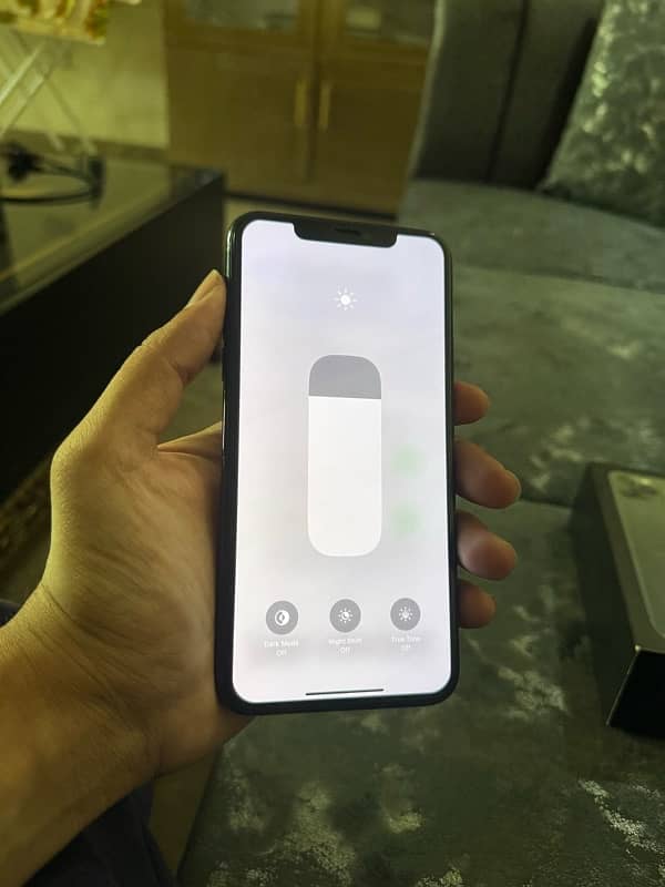 Iphone 11 Pro Max 64gb Pta Approved Midnight Green. 7