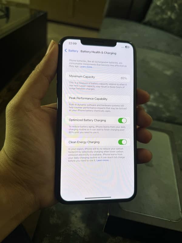 Iphone 11 Pro Max 64gb Pta Approved Midnight Green. 8