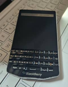 Blackberry Porsche Design P9983