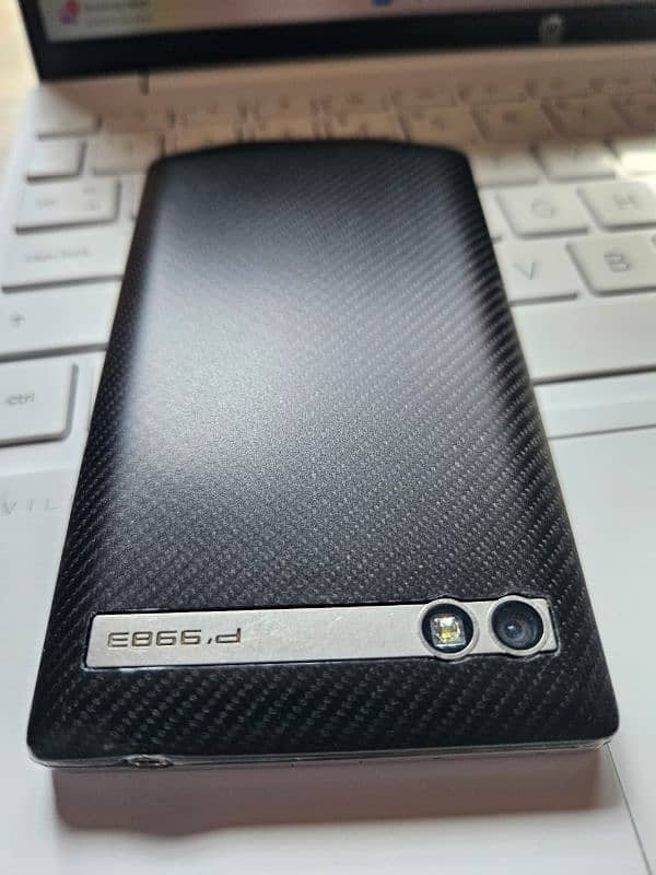 Blackberry Porsche Design P9983 2