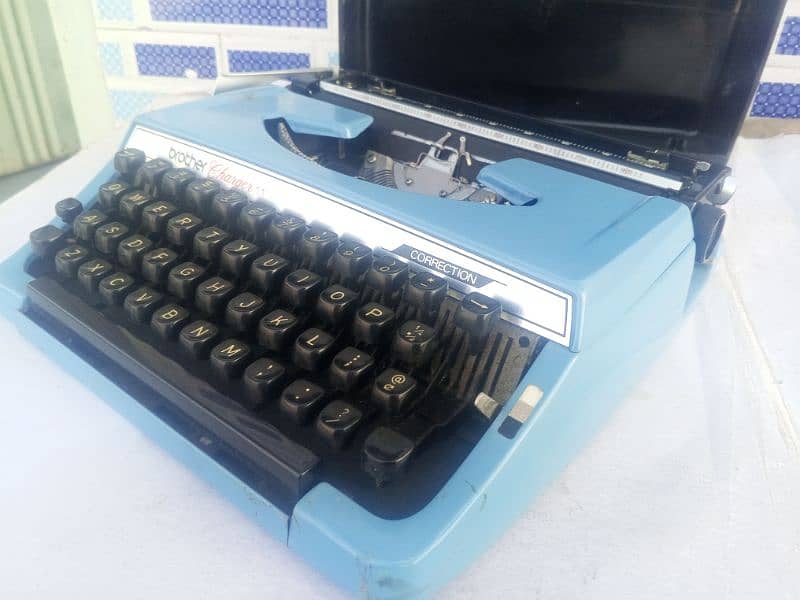 Typewriter manual brother and Hermes 9