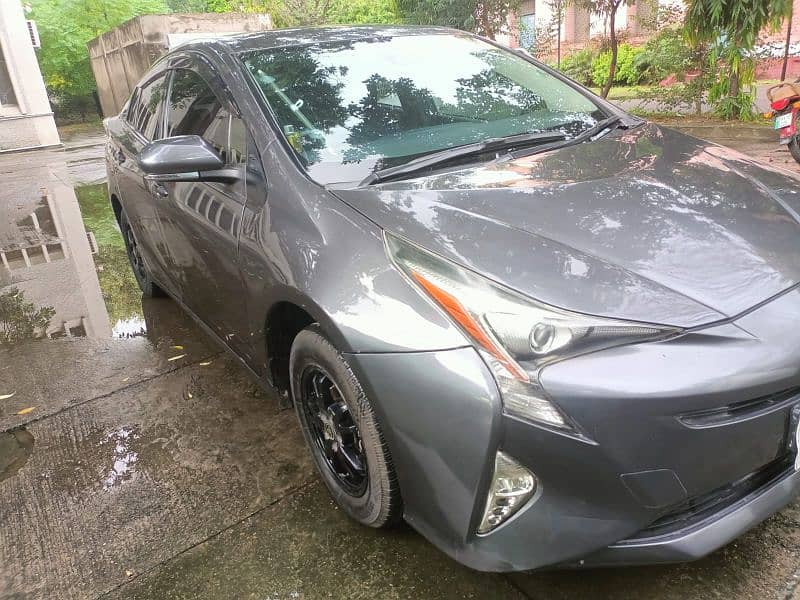 Toyota Prius 2018 3