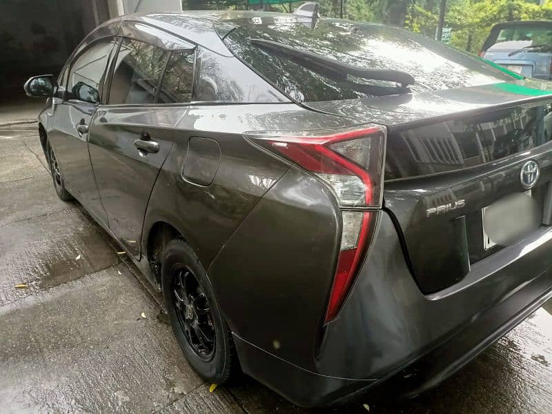 Toyota Prius 2018 5