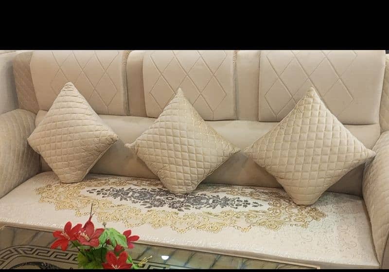 sofa set - 5 seater - luxury & heavy- like new condition (barely used) 0