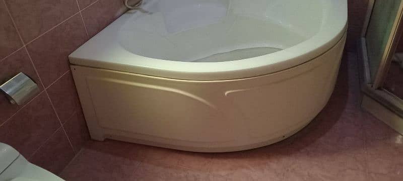 Bath tub for sale 1