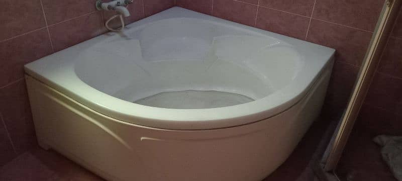 Bath tub for sale 2