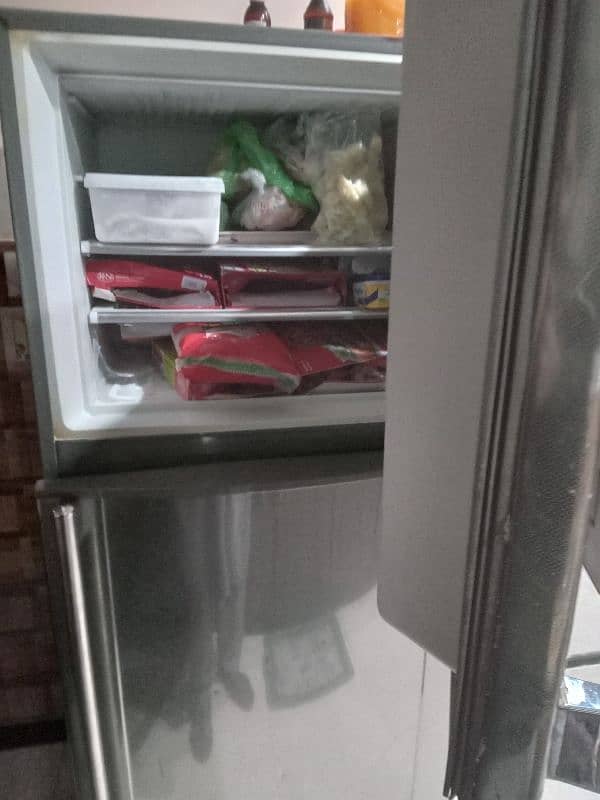 want to sell fridge 1