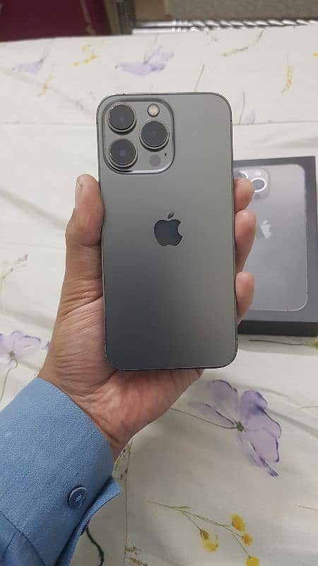 iphone 13pro 256GB pta box 1