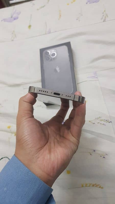 iphone 13pro 256GB pta box 2