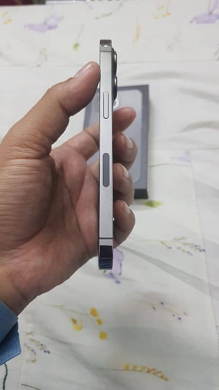 iphone 13pro 256GB pta box 5