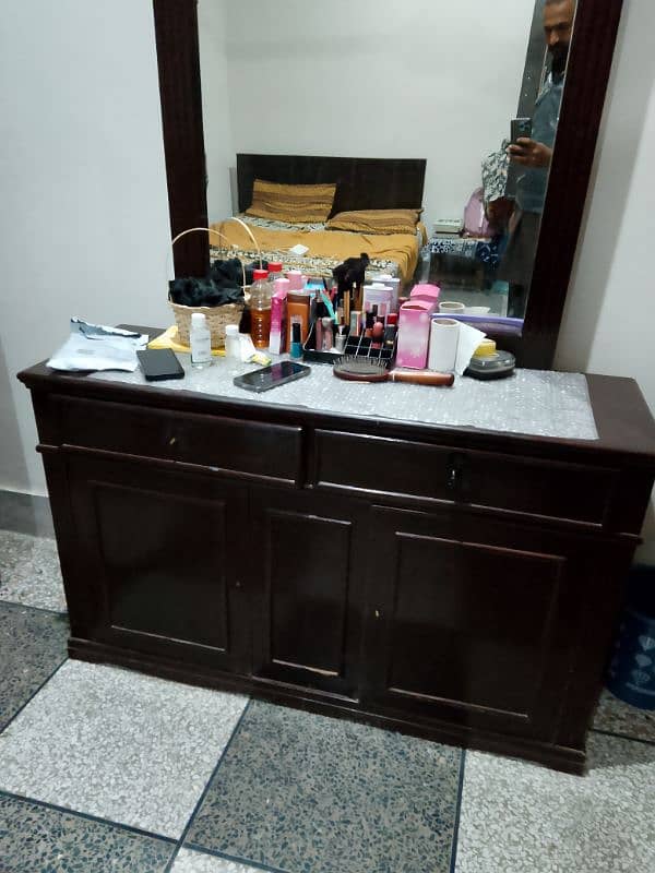 dressing table 1