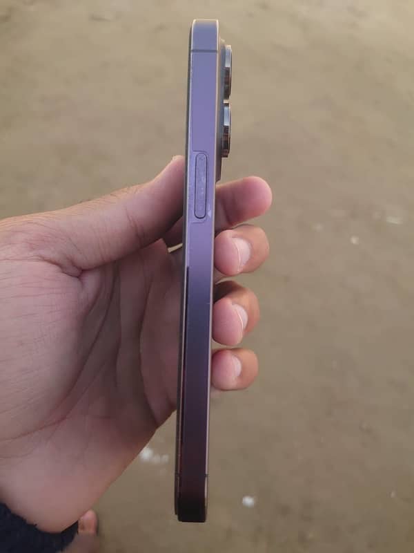 I phone 14 pro Dual physical 10/10 non pta 1