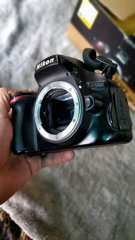 Nikon D5100 With 18-55mm lens 11