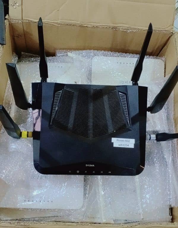 WiFi 6 Ruoter Faibr Android tv box All series avail 9