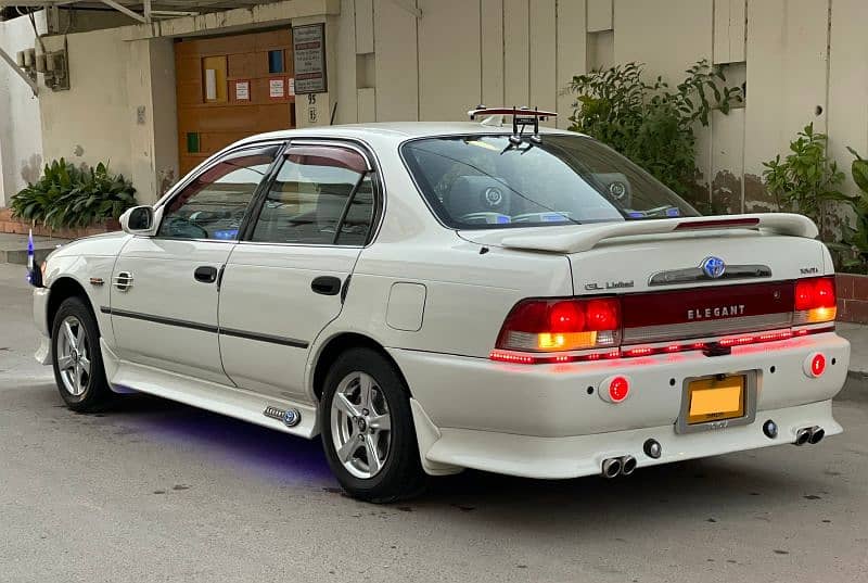 Toyota Corolla GLI 2000 1300 cc Manual Transmission 13