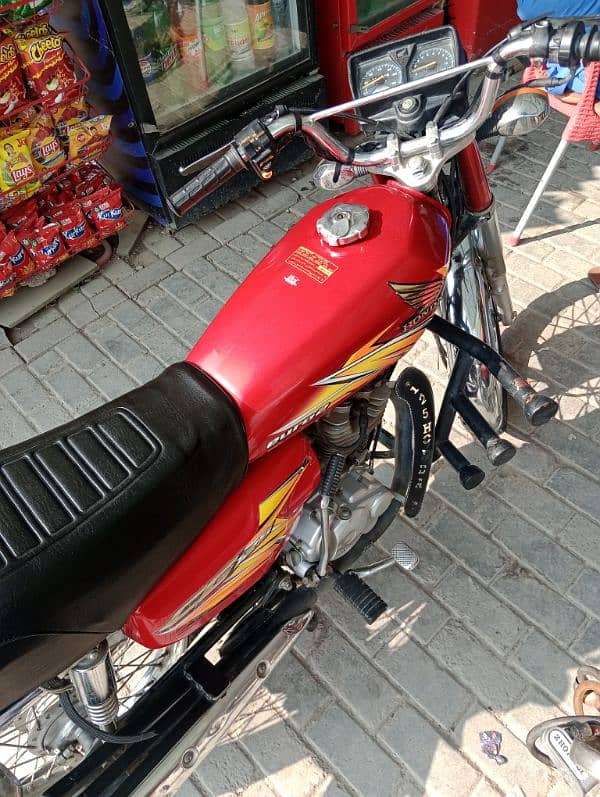 good condition Honda 125 for sale. 5