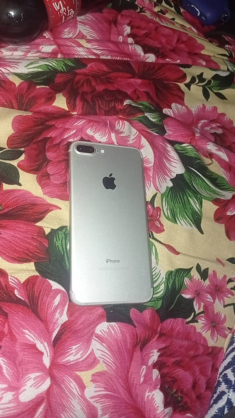 Apple iPhone 7 Plus 5